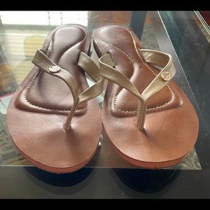 Ocean minded flip flop.